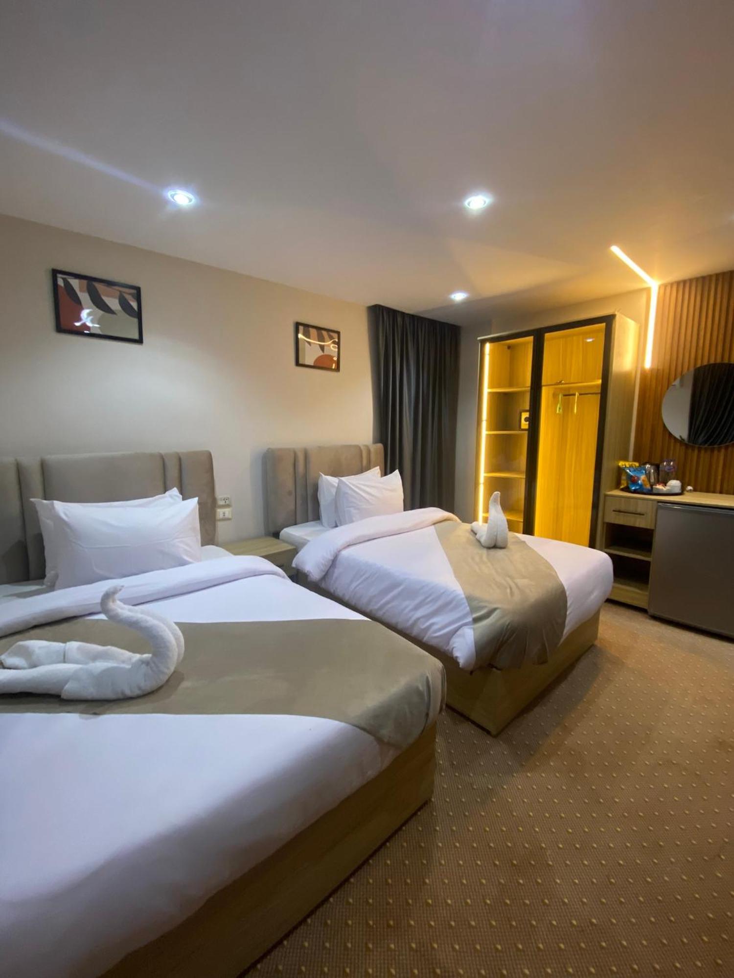 Royal Golden Pyramids Inn Giza Exterior photo