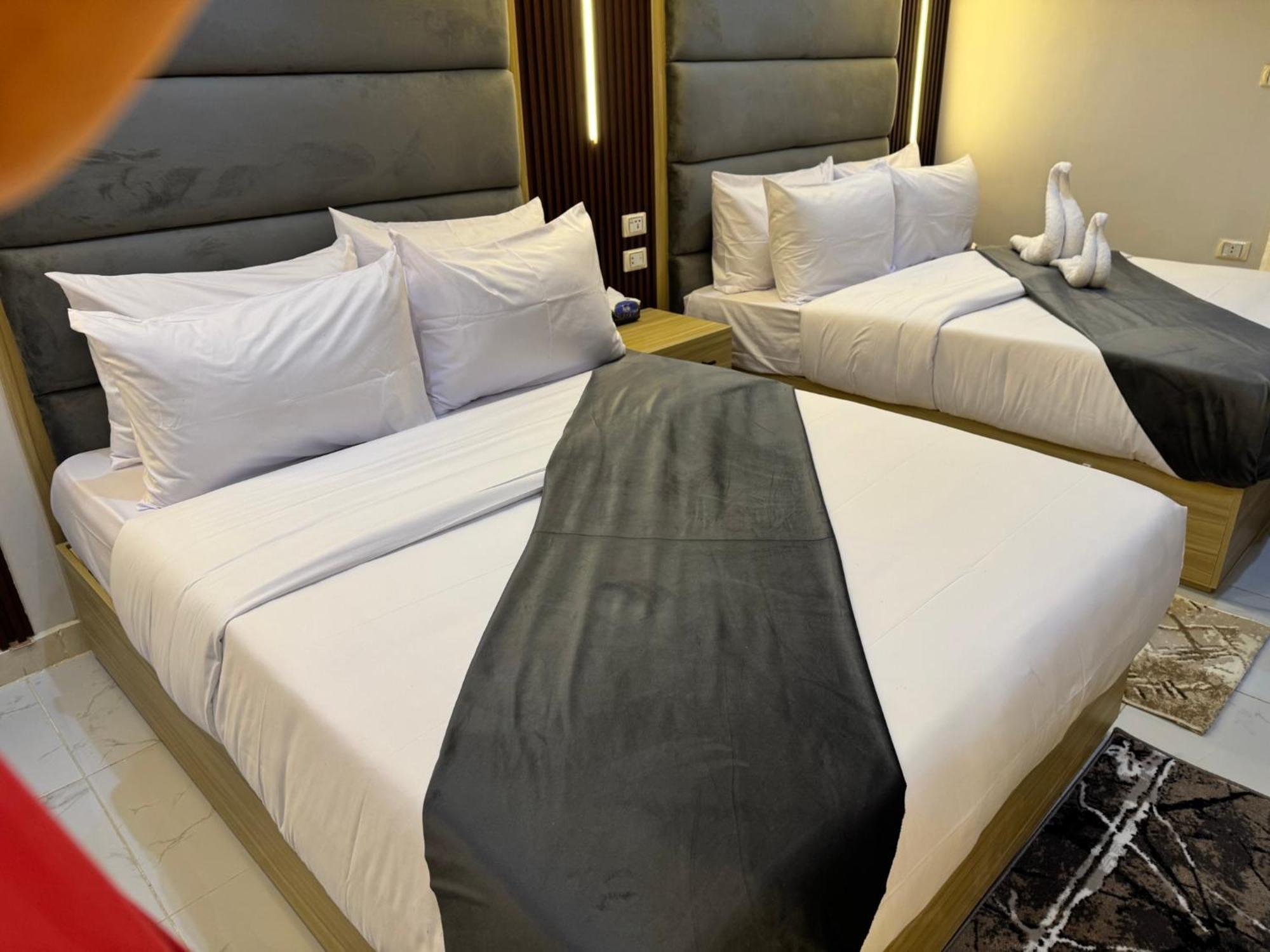 Royal Golden Pyramids Inn Giza Exterior photo
